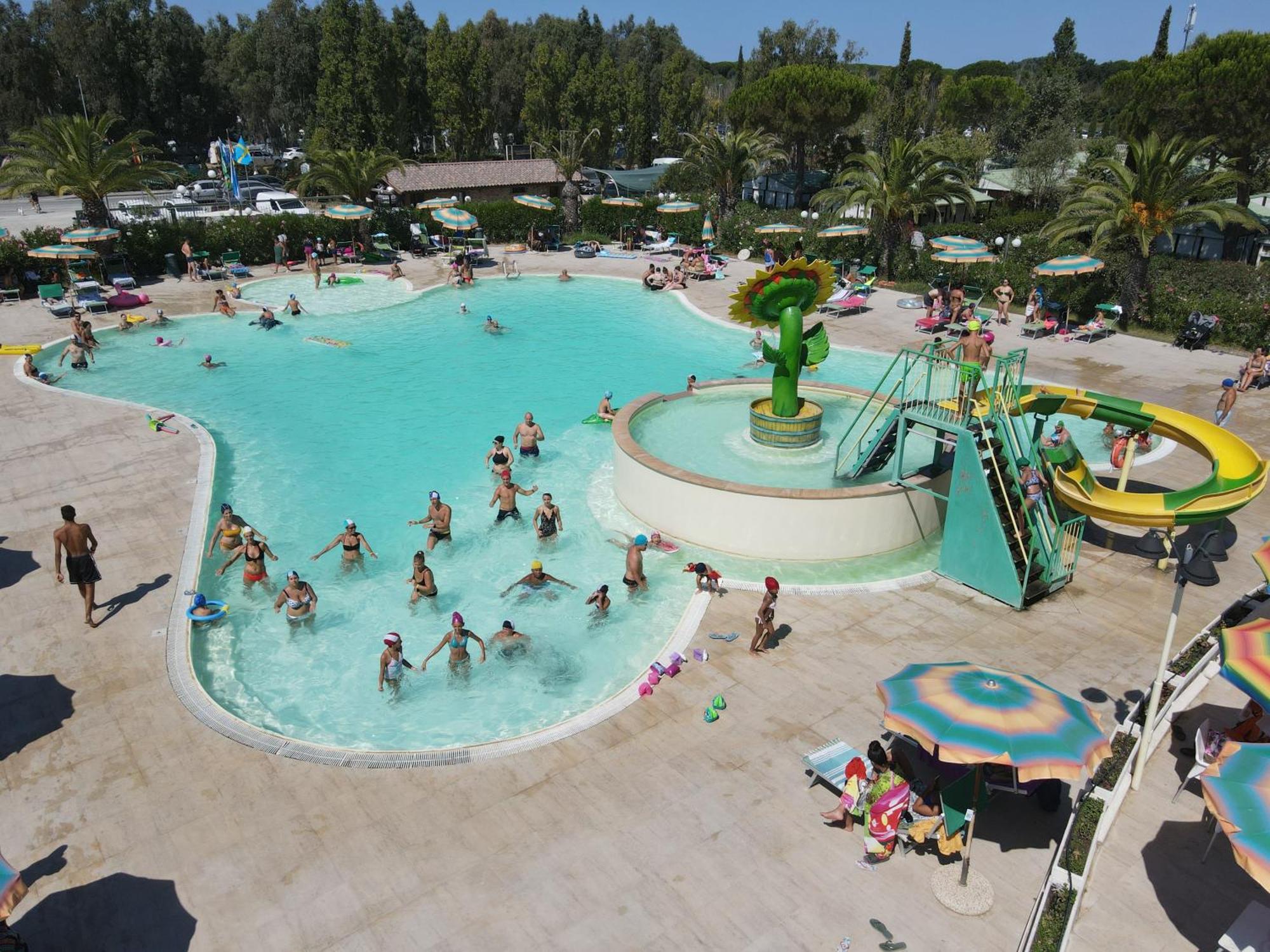 Happy Camp Mobile Homes In Camping Village Free Time Marina Di Bibbona Exteriér fotografie